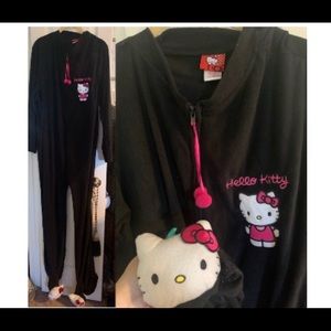 Hello Kitty Onesie: never worn with tags